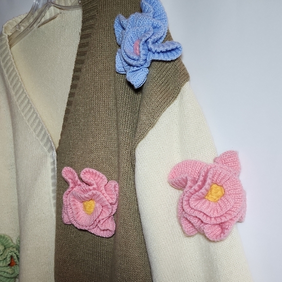 Colorful Floral Women's Cardigan - Picture 2 of 11